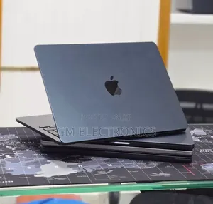 New Laptop Apple MacBook Pro 2024 M4 16GB Intel Core i7 SSD 256GB