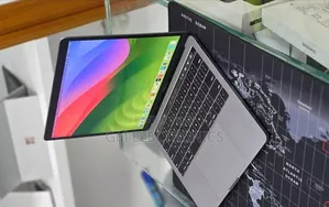 New Laptop Apple MacBook Pro 2020 8GB Intel Core i7 SSD 256GB