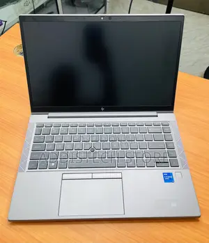 New Laptop HP ZBook Firefly G8 16GB Intel Core i5 SSD 512GB