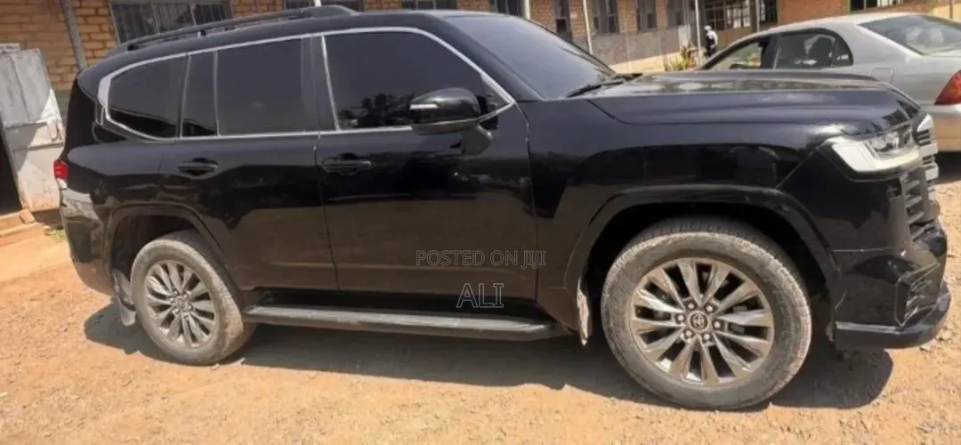 Toyota Land Cruiser 2023 Black