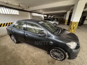 Toyota Yaris 2010 Gray