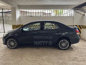 Toyota Yaris 2010 Gray
