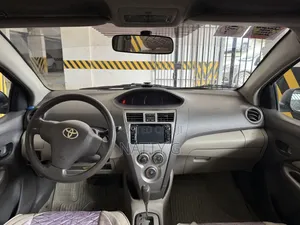 Toyota Yaris 2010 Gray