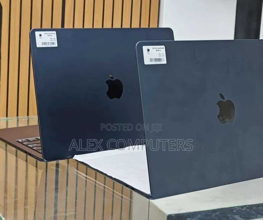 New Laptop Apple MacBook Air 2025 M4 16GB Apple M4 SSD 256GB
