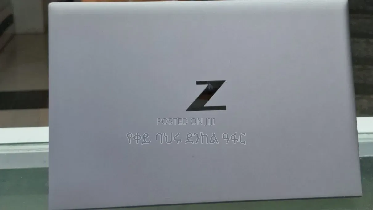 New Laptop HP ZBook Firefly 14 G7 16GB Intel Core i7 SSD 512GB