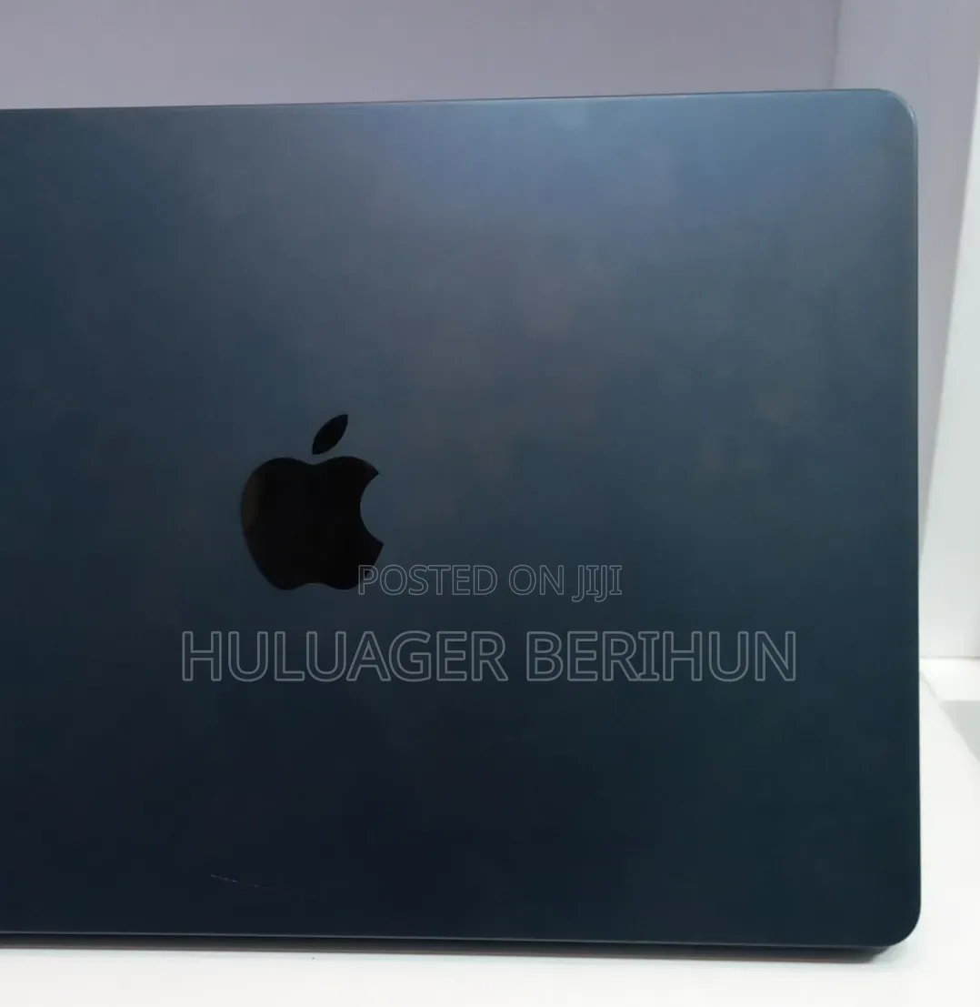New Laptop Apple MacBook Air 2022 M2 8GB Apple M2 SSD 256GB