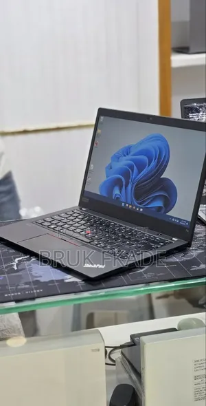 New Laptop Lenovo ThinkPad T14 16GB Intel Core i7 HDD 512GB