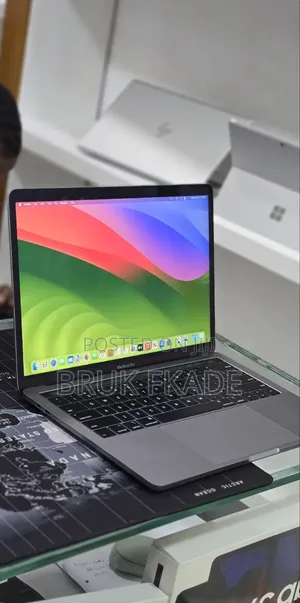 New Laptop Apple MacBook Pro 2021 M1 16GB Apple M1 Pro SSD 512GB
