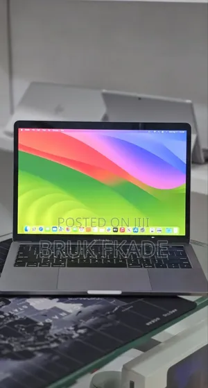 New Laptop Apple MacBook Pro 2021 M1 16GB Apple M1 Pro SSD 512GB