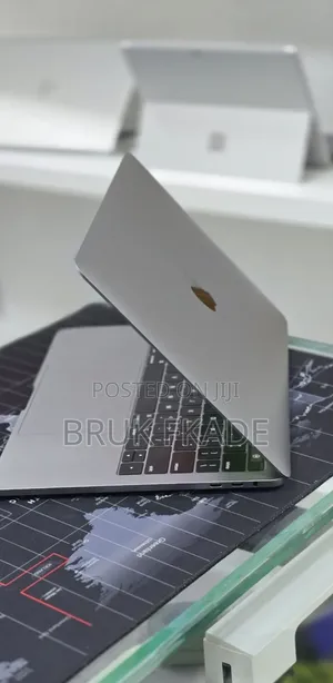 New Laptop Apple MacBook Pro 2021 M1 16GB Apple M1 Pro SSD 512GB