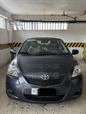 Toyota Yaris 2010 Gray