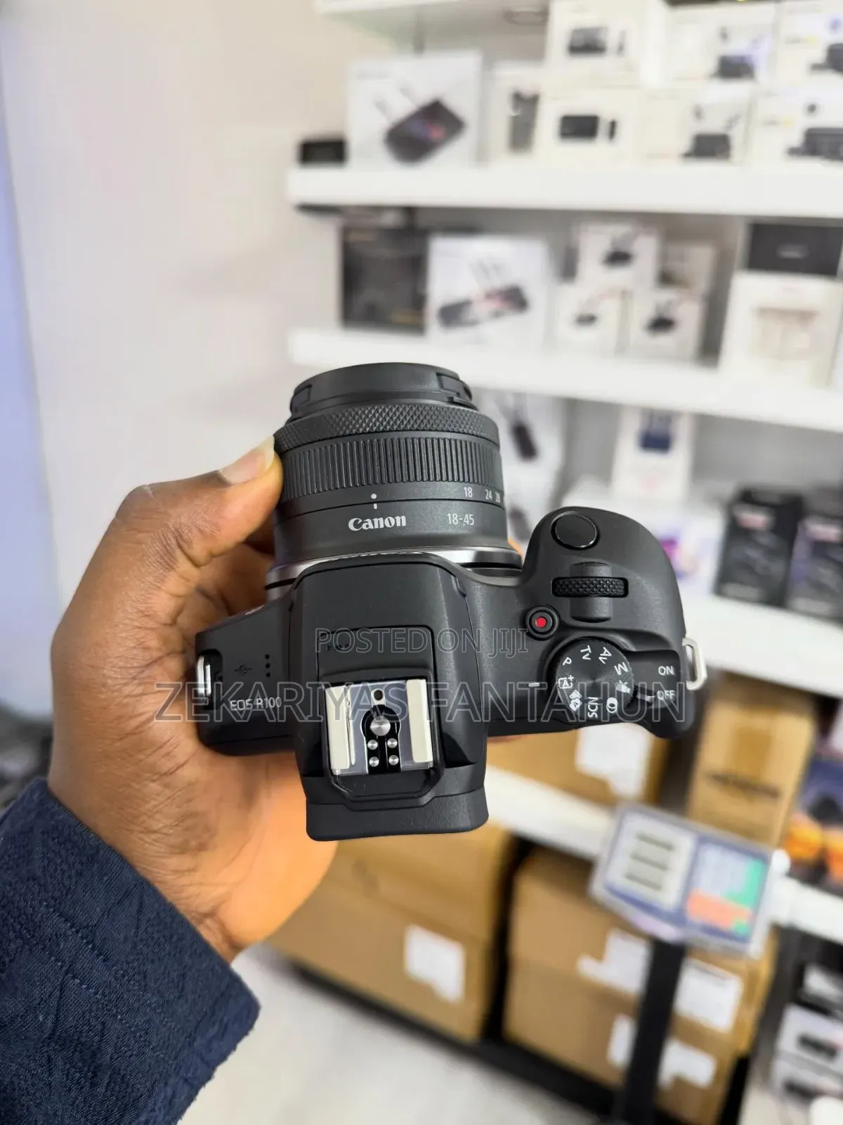 Canon R100