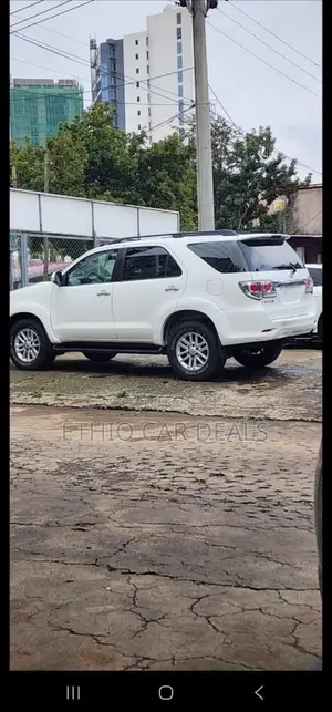 Toyota Fortuner 2013 White