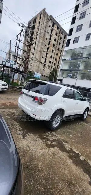 Toyota Fortuner 2013 White