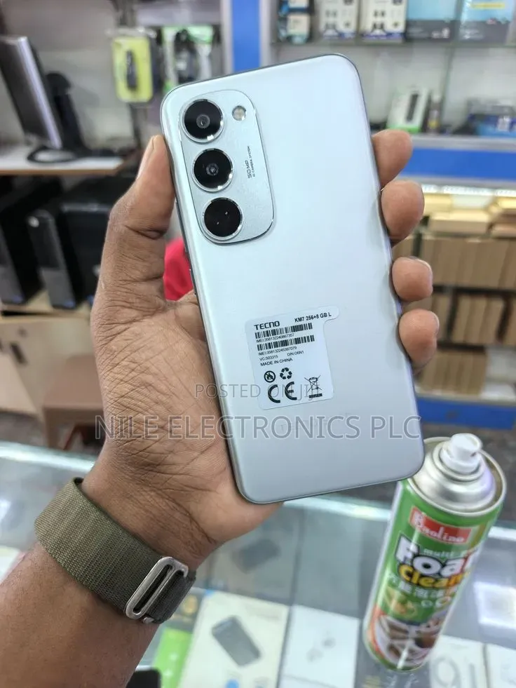 Tecno Spark 40 Pro+ 128 GB Silver