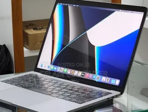 New Laptop Apple MacBook Pro 2019 16GB Intel Core i7 SSD 512GB
