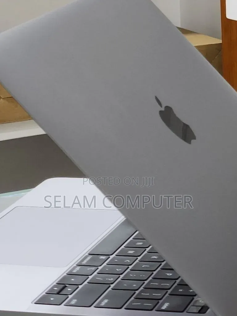 New Laptop Apple MacBook Pro 2019 16GB Intel Core i7 SSD 512GB