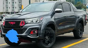 Toyota Hilux 2019 Gray