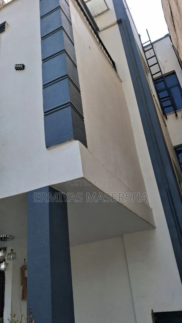 Furnished 8bdrm House in Yeka for sale