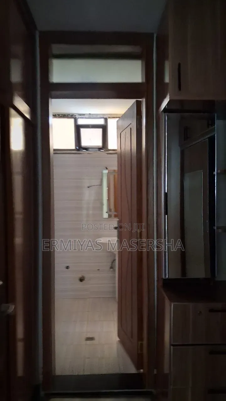 Furnished 8bdrm House in Yeka for sale