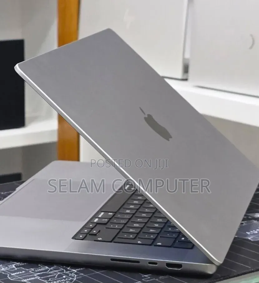 New Laptop Apple MacBook Pro 2021 M1 32GB Apple M1 SSD 512GB