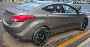 Hyundai Elantra 2013 Brown