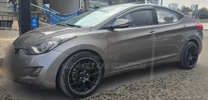 Hyundai Elantra 2013 Brown