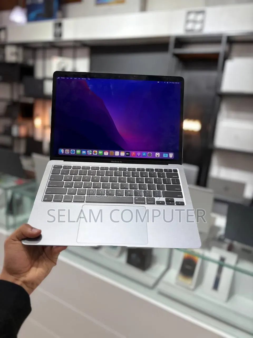 New Laptop Apple MacBook Pro 2021 M1 8GB Apple M1 SSD 256GB