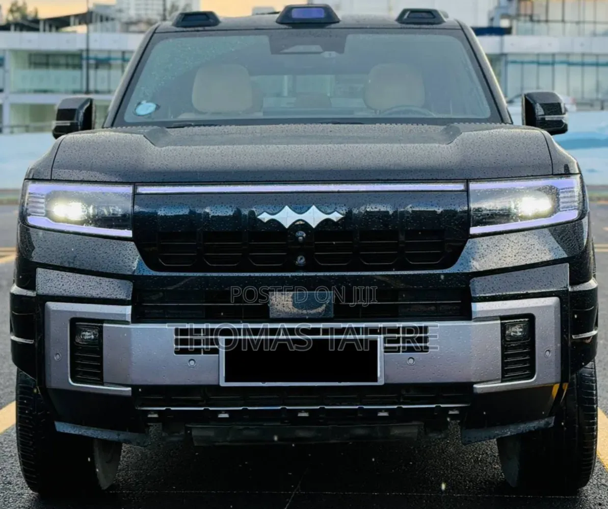 BYD Leopard 8 2.0 Hybrid AWD 2025 Matt Black