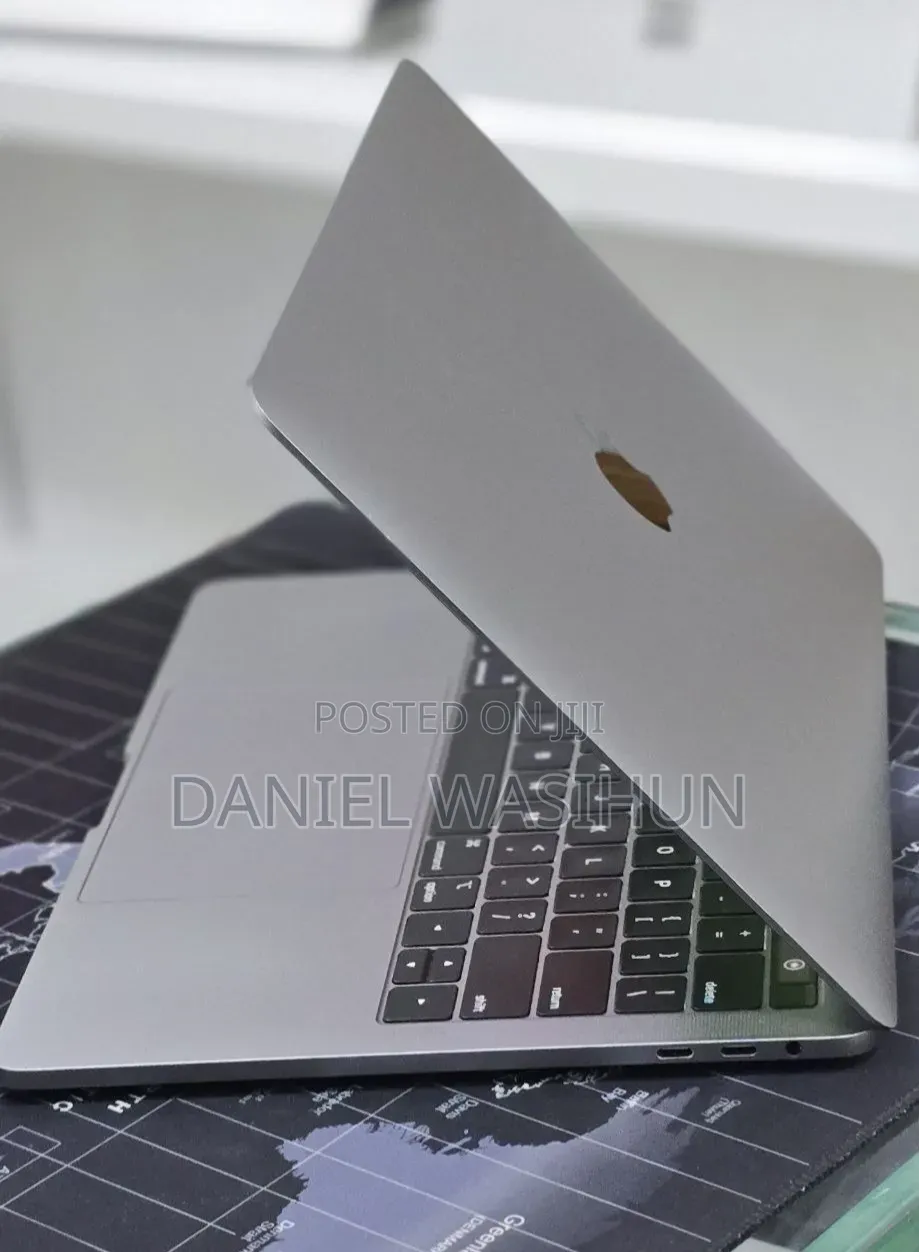 New Laptop Apple MacBook Pro 2020 M1 16GB Apple M1 Pro SSD 512GB
