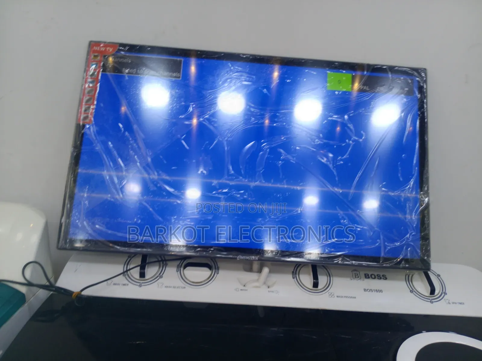 Vellum LED BASS TV 32 INCH Doubel Gelass Adis 2026 Model