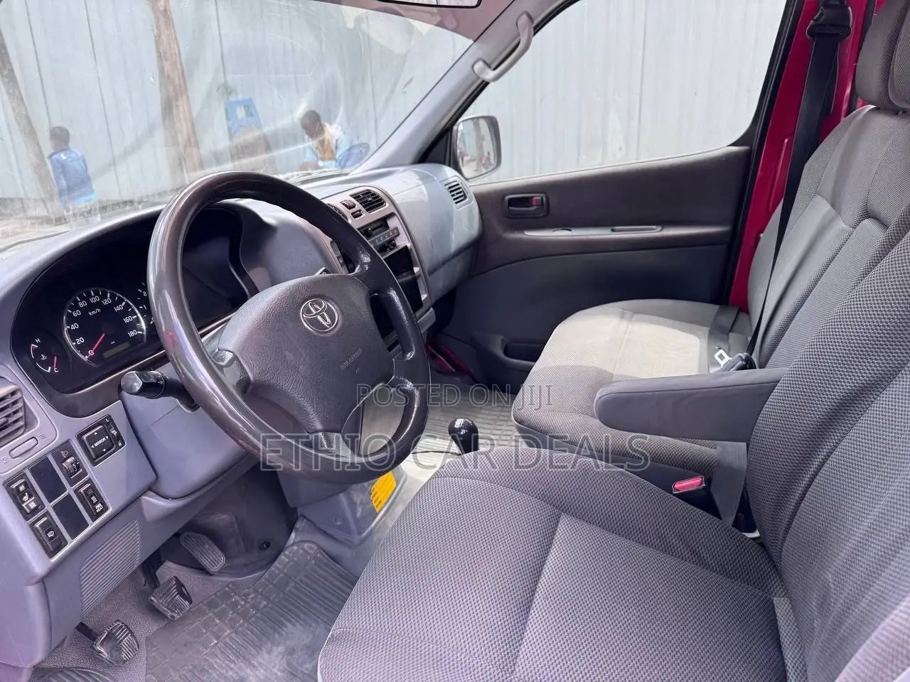 Toyota HiAce 2008 Red