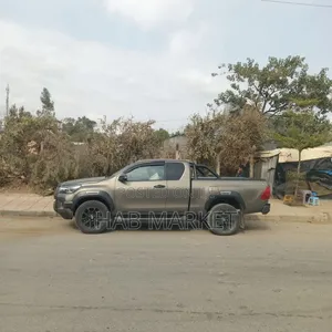Toyota Hilux 2021 Gray