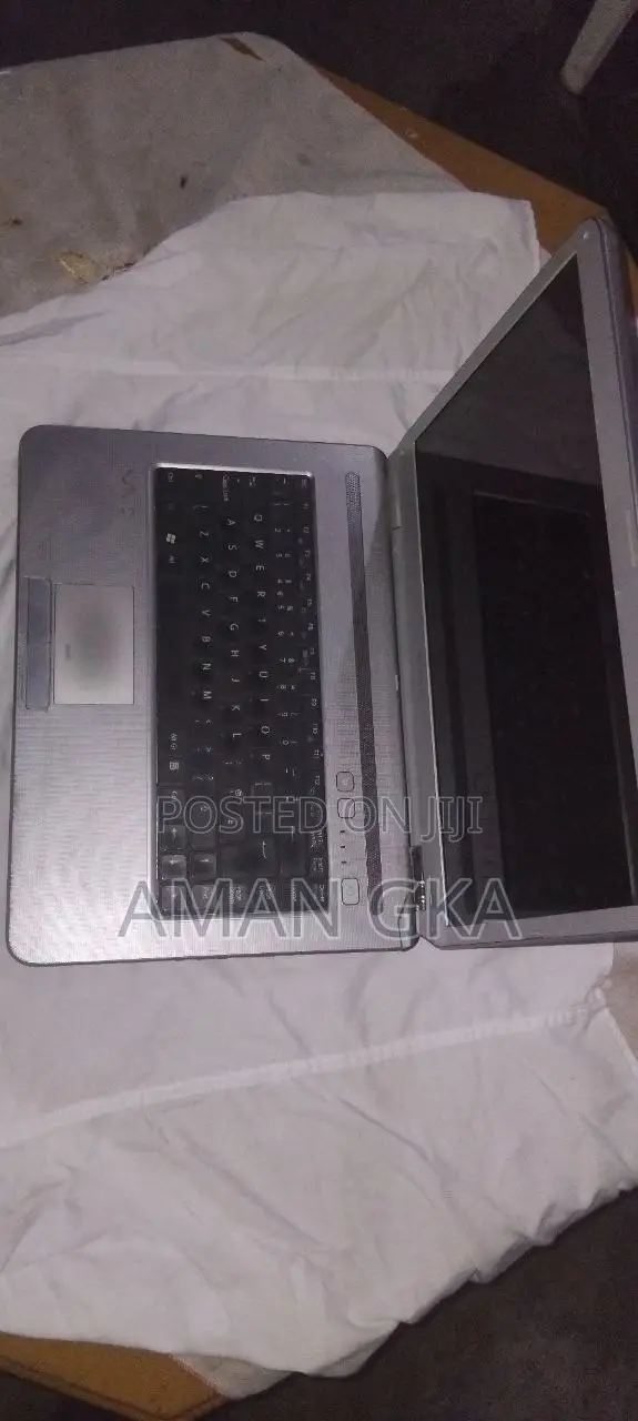 Laptop Sony 2GB HDD 160GB