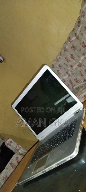 Laptop Sony 2GB HDD 160GB
