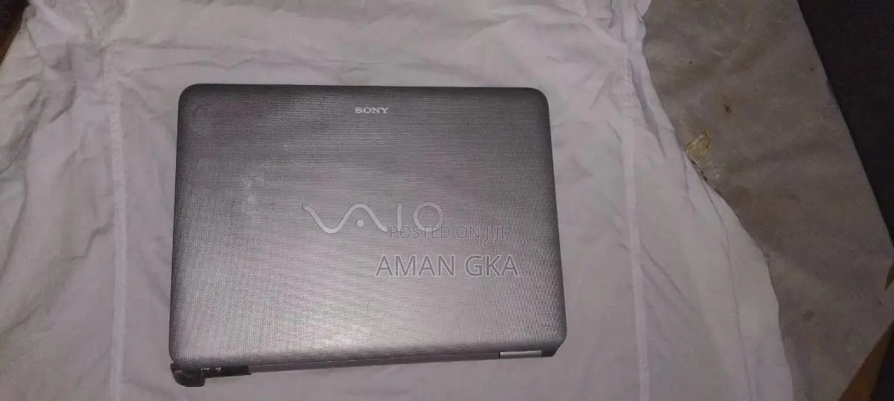 Laptop Sony 2GB HDD 160GB