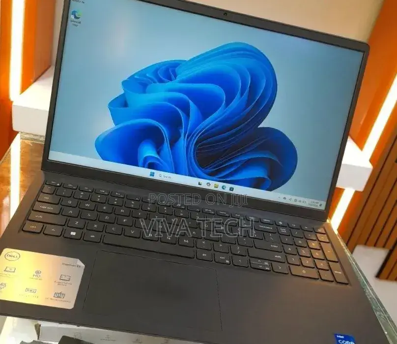 New Laptop Dell Inspiron 15 8GB Intel Core i5 SSD 512GB