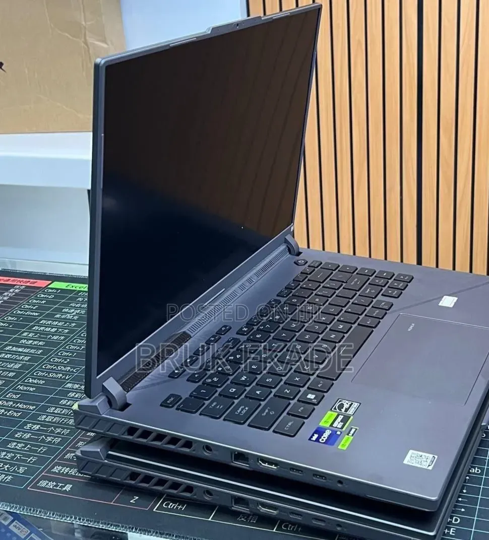 New Laptop Asus ROG Strix G15 16GB Intel Core i9 SSD 1T