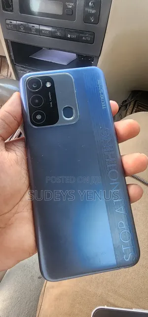 Tecno Spark 8C 64 GB Blue