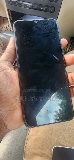 Tecno Spark 8C 64 GB Blue