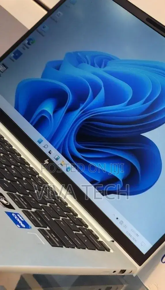 New Laptop HP EliteBook 840 G8 16GB Intel Core i7 SSD 512GB
