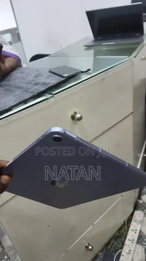 New Apple iPad Air (2022) 64 GB