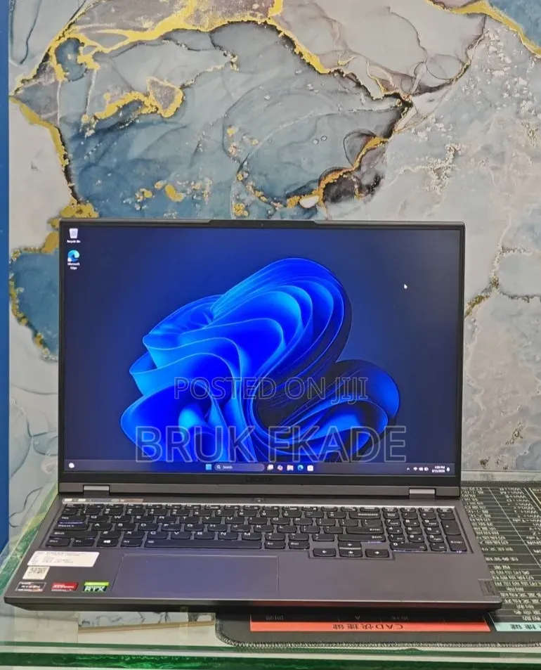 New Laptop Lenovo Legion 5 16GB AMD Ryzen 7 SSD 512GB