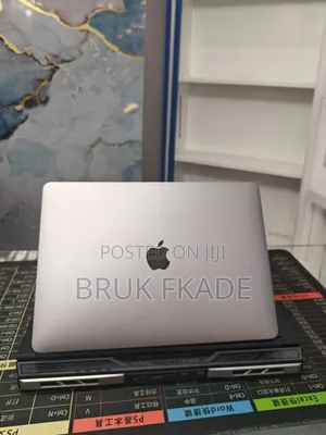 New Laptop Apple MacBook Pro 2022 M2 8GB Apple M2 SSD 512GB