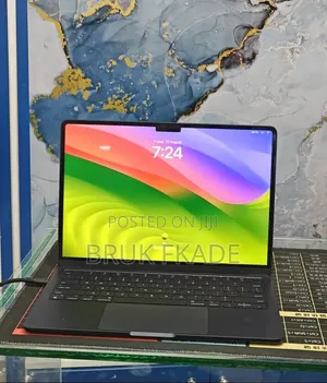 New Laptop Apple MacBook Air 2022 M2 8GB Apple M2 SSD 512GB