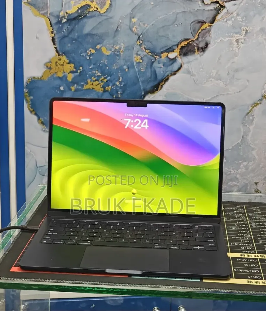 New Laptop Apple MacBook Air 2022 M2 8GB Apple M2 SSD 512GB