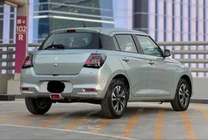 Suzuki Swift 2024 Silver