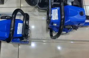 Gassoline Chain Saw  ሃይላንደር ቤንዚን ቼይንሶው
• የጋይድ ባር ርዝመት፦ 24 ኢንች