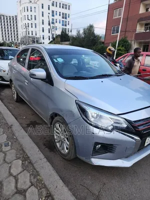 Mitsubishi Attrage 2022 Silver