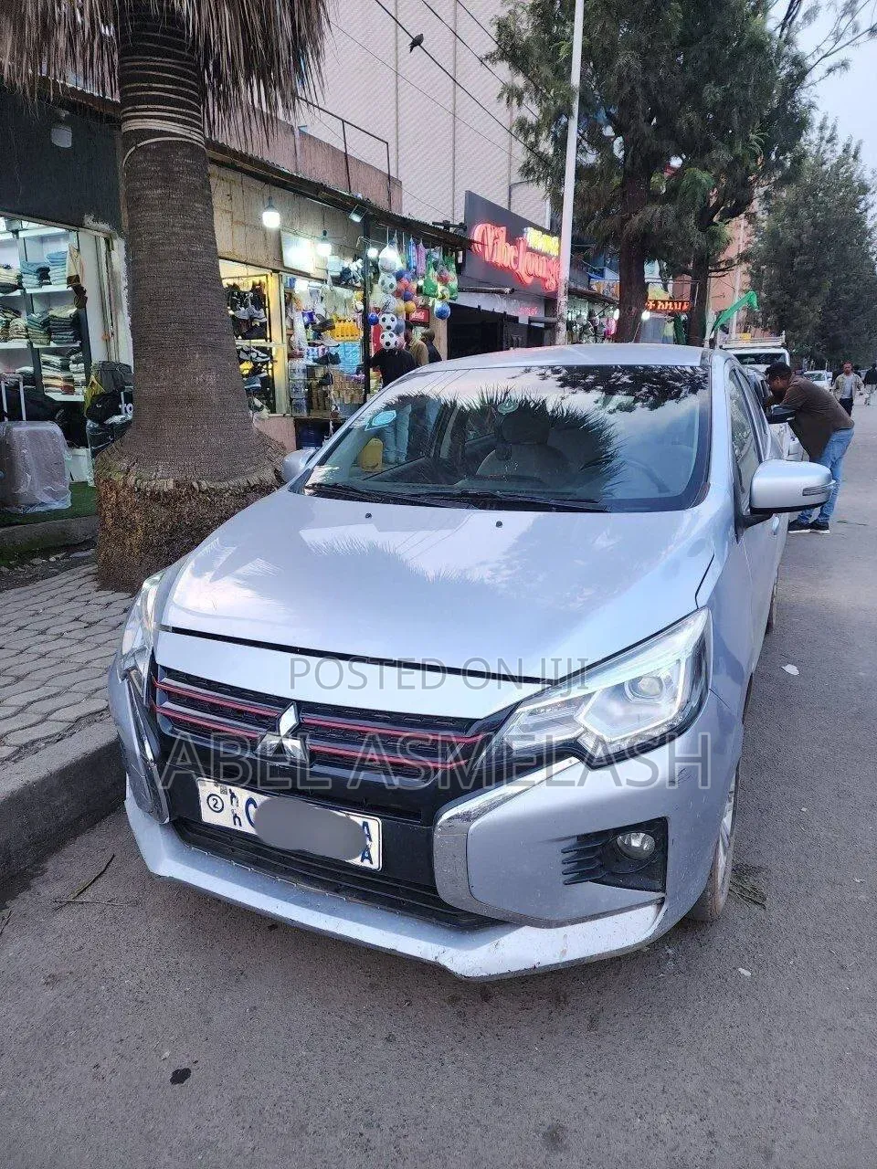 Mitsubishi Attrage 2022 Silver
